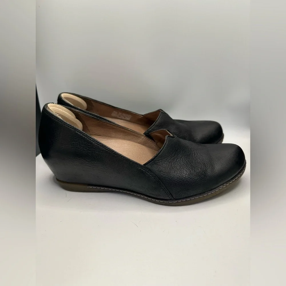 Dansko Liliana Loafer Womens EU 39 US 8.5-9 Black Burnished Leather Wedge Gored